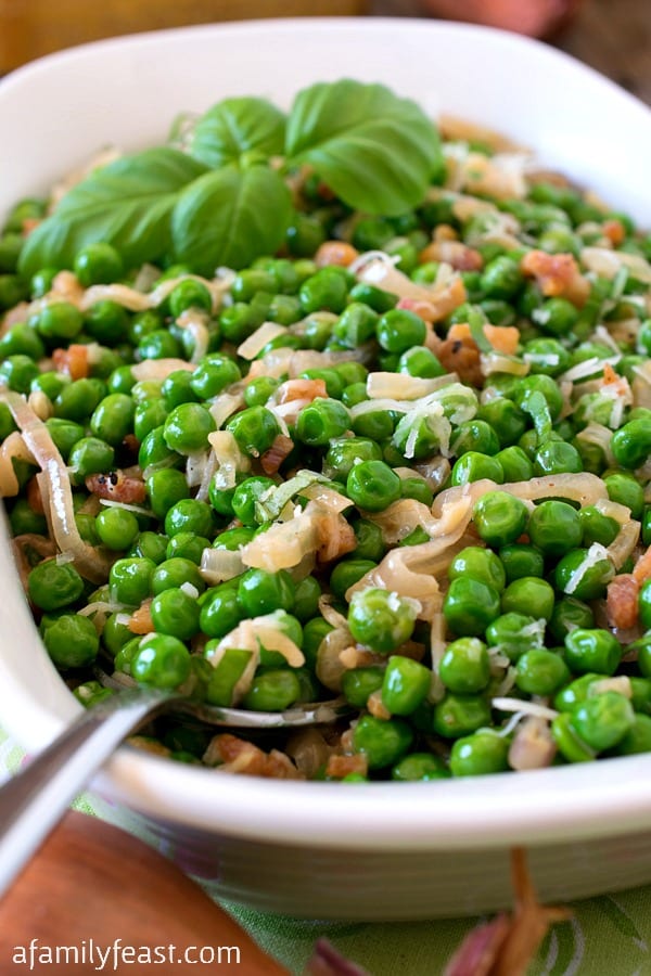 Parmesan Peas with Pancetta and Shallots - A simple and easy dish full of incredible flavors!